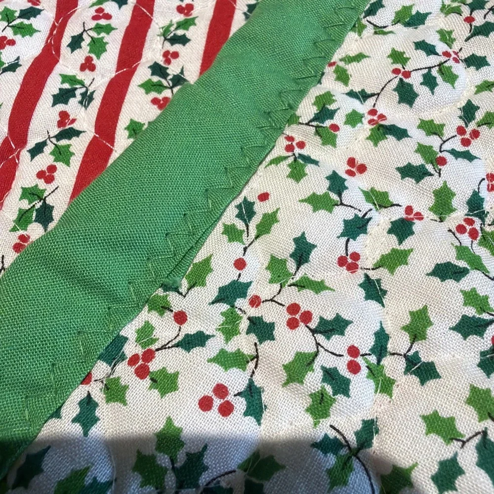 Vtg Christmas Table Runner 2 Sided Red Green Holly 67